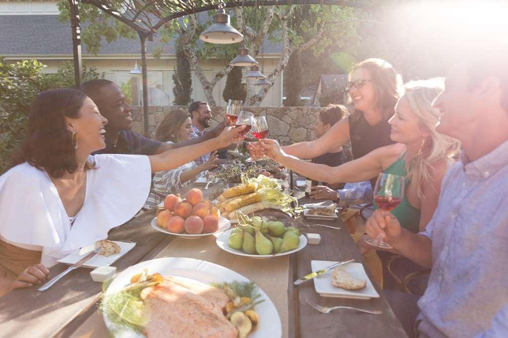 Farmhouse Inn Forestville Restaurang bild